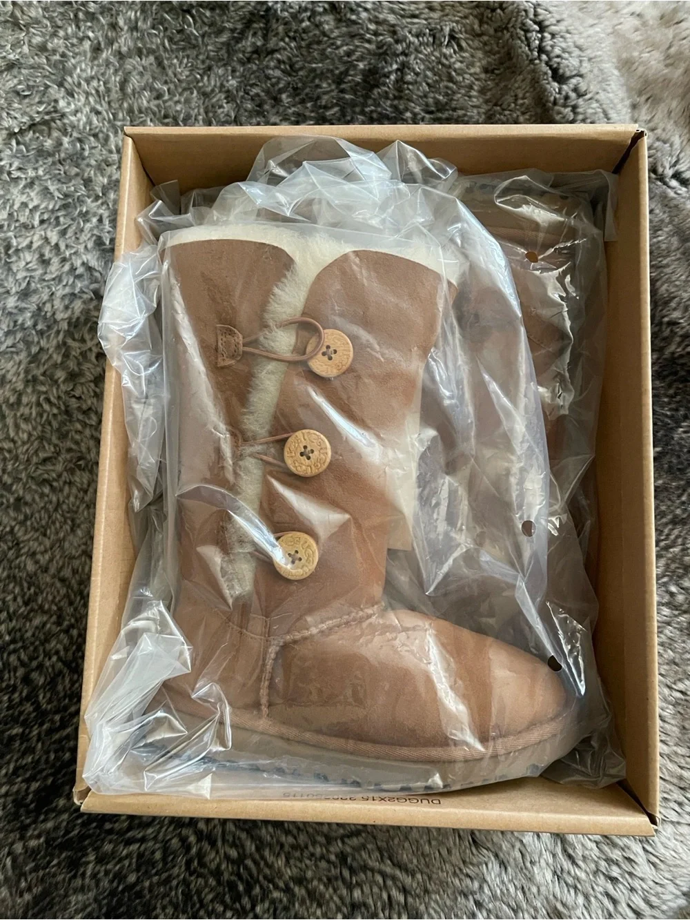 UGG Bailey Button Triplet Chestnut Kids Boots Size 1 NIB Sheepskin